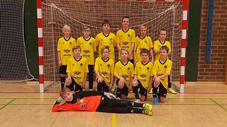 SPL Lännen kakkosen Satakunnan lohkon futsal-sarjan voitti Merikarvian Innon ja Siikaisten Sisun 12-vuotiaiden yhteisjoukkue.