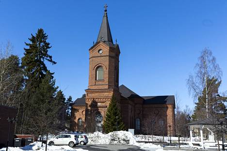 Arkkitehti C.L. Engelin piirtämä tiilinen Pälkäneen kirkko on rakennettu vuosina 1836–39.