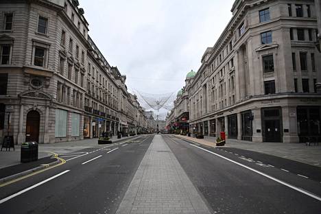 Tavallisesti erittäin vilkas Regent Street on ollut Lontoon keskustassa hyvin hiljainen viime aikoina. Britanniassa on otettu käyttöön kotonapysymissuositus.
