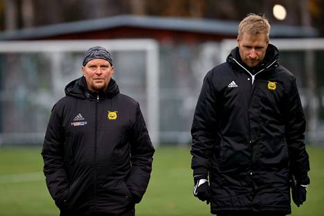 Ilves-valmentajat Juha-Pekka Berg ja Mikko Ojaniemi olivat pettyneitä kauden päätöspelin esitykseen.