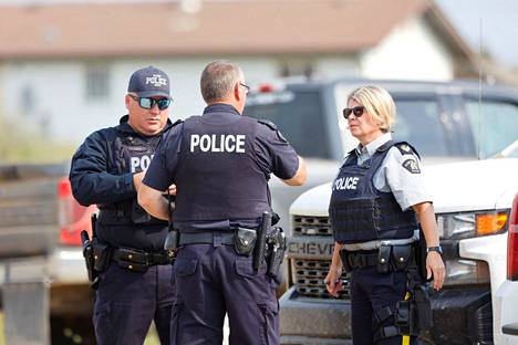 Poliisi on etsinyt sarjapuukotuksista epäiltyjä veljeksiä valtavalta alueelta Kanadasta.