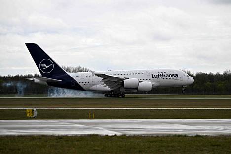 Euroopan suurimpiin lentoyhtiöihin lukeutuva Lufthansa sai kuuden miljardin euron tukipaketin vuonna 2020, kun koronapandemia pysäytti maailmanlaajuisen lentoliikenteen.