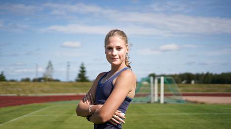 Nelli Nordlund-Anttolaisen kausi sai epäonnisen käänteen. Juoksija kuvattuna muutama vuosi sitten Eurajoen urheilukentällä.