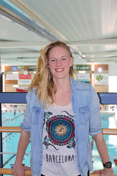 Tessa Nurminen jätti monien vaiheiden ja vaikeuksien jälkeen uintiuransa vuonna 2019. Euralaisen nykyinenkin työpaikka löytyy silti uintikeskuksesta.