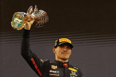 Max Verstappen juhli F1-maailmanmestaruutta sunnuntaina.