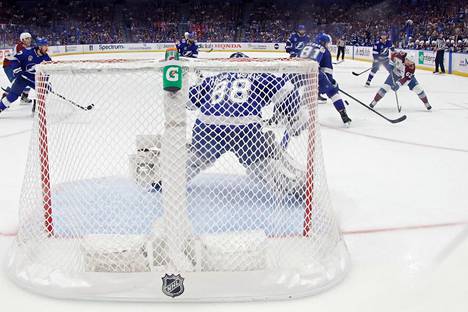 Artturi Lehkonen iski voittomaalin jääkiekkoliiga NHL:n kuudennessa finaalissa.