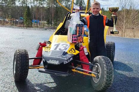 Iivari Männistö nappasi voiton Crosskart SM-sarjan avauksessa Lapualla 85-luokassa