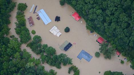 Tulva-aluetta kuvattuna armeijan lentokoneesta itäisessä Kentuckyssa lauantaina 27. heinäkuuta 2022. 