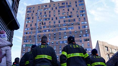 Tuhoisassa tulipalossa kuoli ainakin 17 ihmistä New Yorkissa.
