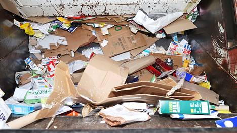 Kysyimme asiantuntijoilta, kuinka puhtaiksi kierrätettävät tavarat pitää saada ennen jätekatokselle kiikutusta.