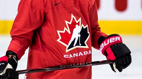 Kanadan jääkiekkoliitto on pahoitellut välinpitämättömyyttään, kun se ei tutkinut tietoonsa tullutta hyväksikäyttötapausta.