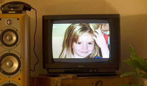 Brittiläinen Madeleine McCann katosi perheensä lomamatkan aikana Portugalin Algarvessa vuonna 2007. Hän oli tuolloin kolmevuotias. Madeleine McCannin kuva näkyi televisioruudussa Berliinissä 16. lokakuuta 2013.