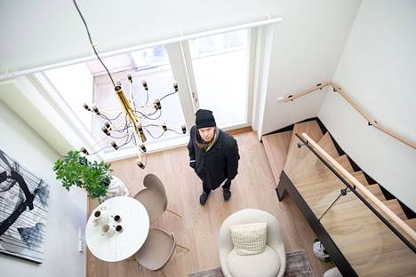 Tamperelainen Antti Somero miettii omistusasunnon ostamista. Yhtenä kriteerinä on se, että kotona pitäisi olla riittävästi tilaa, sillä alle 30-neliöinen koti tuntuu ahtaalta, hän sanoo.