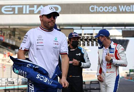 Valtteri Bottas ajoi Mercedes-tallissa viimeisen kilpailunsa sunnuntaina.