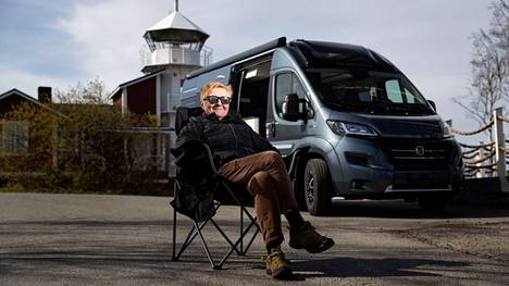 Retkeilyauto tuo Porin piakkoin eläköityvän kaupunginjohtaja Aino-Maija Luukkosen kesään aivan uusia mahdollisuuksia. Mukaan reissuun on pääsemässä on muun muassa kummikoira Espanjasta. 