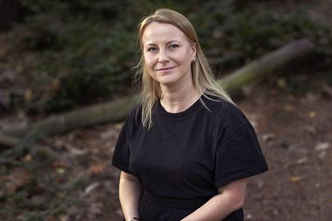 Mia Myllymäellä on paljon onnistunutta luonto- ja miljöökuvausta romaanissaan Huomistarhuri.