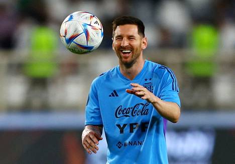 Lionel Messi jahtaa Argentiinan paidassa maailmanmestaruutta.