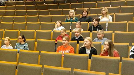 Sastamalan koulujen huippukokous pidettiin 16. helmikuuta Sylvään koululla. Kaikilta kouluilta oli kokouksessa kolme oppilasedustajaa.