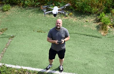 Dronekuvaaja Julius Jansson on lennättänyt droneja vuodesta 2018 asti.