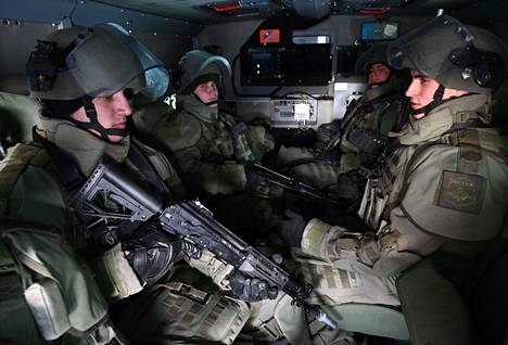 Venäjän sotilaita harjoituksessa Kamensk-Sahtinskissä Rostovin alueella Venäjällä 17. tammikuuta.