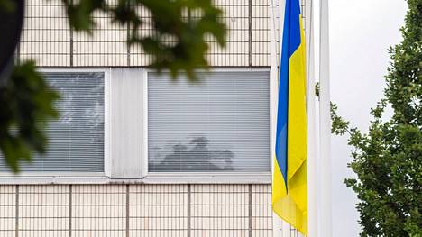 Valkeakosken kaupunki liputti kaupungintalolla Ukrainan lipulla Ukrainan itsenäisyyspäivänä 24. elokuuta 2022. 