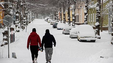 Sää jatkuu Pirkanmaalla nyt vaihtelevana. Tältä talvi näytti Tampereen Petsamossa 4. tammikuuta. 
