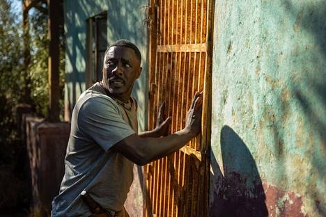 Idris Elban esittämän Naten safariajelusta tulee painajainen.
