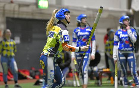 Fanny Lahtinen pääsi pelaamaan hallipelejä Feran B-tyttöjen paidassa vielä helmikuussa 2020. Kuva: Juha Sinisalo