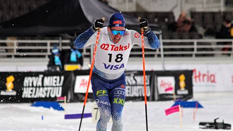 Markus Vuorelalle jäi luu käteen hiihdon MM-valinnoissa. Kuva Helsingin Olympiastadionin hiihtokisoista 24.2.2022.