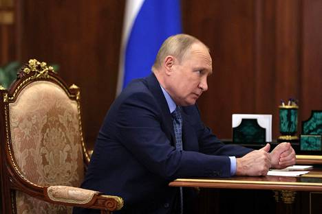 Venäjän hallinnon julkaiseman kuvan väitetään esittävän presidentti Putinia tapaamassa Ingušian tasavallan johtoa keskiviikkona Kremlissä.