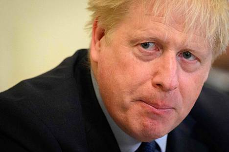 Britannian pääministeri Boris Johnson kuvattuna ministerineuvoksen kokouksessa tiistaina 7. kesäkuuta 2022.