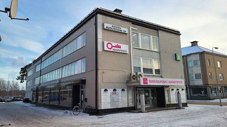 Mänttä-Vilppulan kaupunki avasi vuonna 2018 yhteispalvelupisteen Ässähain omistamaan kiinteistöön. Kaupunginhallitukselle esitetään vuokrasopimuksen irtisanomista.