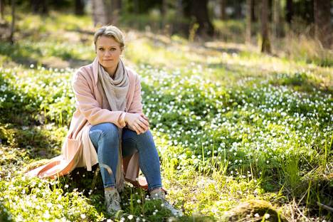 Psykoterapeutti Maaret Kallion Tunteita ja tietoa -illassa Tuulensuun Palatsissa Tampereella aiheena on rakkaus ja artistivieraana rakkauden taitava sanoittaja Knipi. 