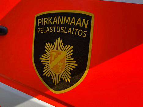 Pelastuslaitoksen logoa on suunniteltu muutettavaksi niin, että Tampereen kaupungin vaakuna vaihdetaan Pirkanmaan vaakunaan.