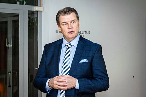 Tampereen kauppakamarin toimitusjohtaja Antti Eskelinen pitää toimivia lentoyhteyksiä tärkeinä alueen yrityksille. Hänet kuvattiin joulukuussa 2021.