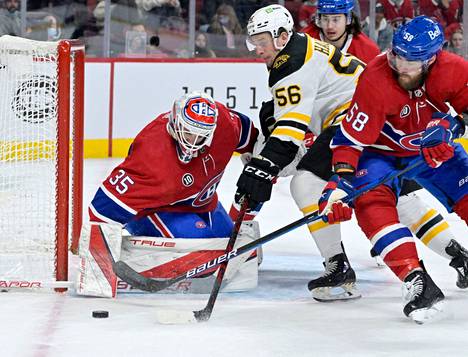 Montreal Canadiensin maalivahti Sam Montembeault pysäytti Boston Bruinsin hyökkääjän Erik Haulan.
