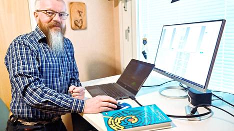 Rauno Salomäki otti tietotekniikan haltuun pian PC-maailman avauduttua Suomessa.