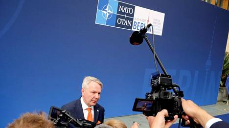 Ulkoministeri Pekka Haavisto osallistui Nato-maiden ulkoministerien epäviralliseen tapaamiseen yhteisellä illallisella lauantaina Berliinissä.