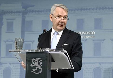 Hallitus antoi tänään lakiesityksen eduskunnalle Suomen liittymisestä Natoon. Ulkoministeri Pekka Haavisto (vihr.) piti esityksestä tiedotustilaisuuden aamupäivällä valtioneuvoston ylimääräisen istunnon jälkeen. 
