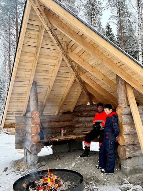 Rautavuoren kuntoporrasurakan puoliväli lähestyy – Parinsadan askelman  portaat on tarkoitus saada valmiiksi ensi kesänä - Elämänmeno - Jämsän Seutu