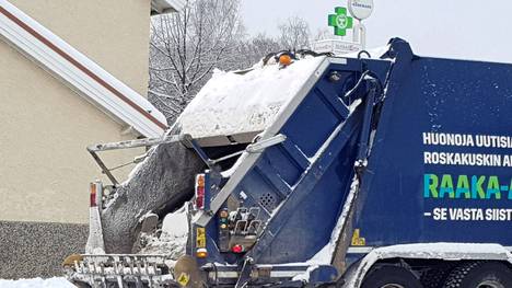 Jätteenkuljetusauto kuvattiin Valkeakoskella helmikuussa 2019.