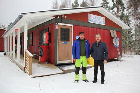 Kari Salminen ja Torsti Eerola esittelivät Säres Centeriä Valkeakosken Sanomille marraskuun lopulla 2022.