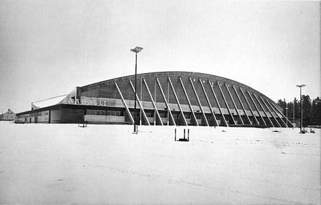 Hakametsä Ice Rink was built in 1965. 