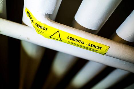 Jämsän liikuntahallin lämpöputkien eristeistä on paljastunut asbestia.