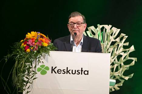 Paavo Väyrynen epäonnistui Keskustapuolueen puheenjohtajavaalissa, eikä hän onnistunut myöskään puolueen periaateohjelman uudistamisessa.