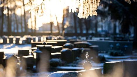 Käppärän hautausmaalla tehtiin ilkivaltaa viime vuoden kesällä. Arkistokuva hautausmaalta.