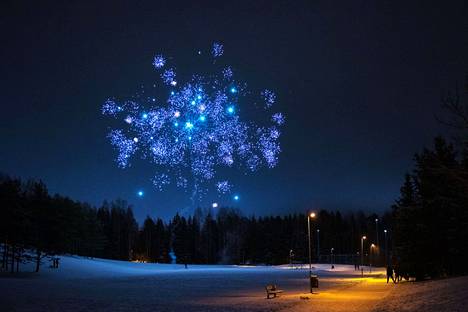 Tältä näytti Näyttämönpuistossa Hervannassa uudenvuodenaattona.