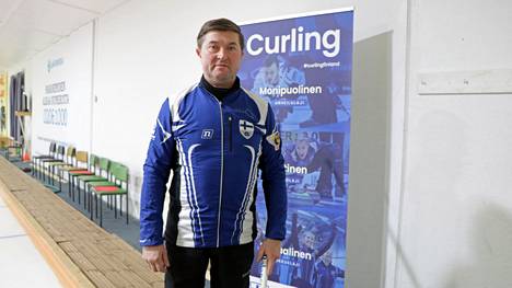Markku Olshin on harjavaltalainen yrittäjä, joka harrastaa muun muassa curlingia.