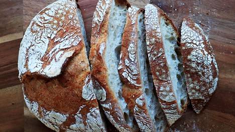 Pussiin, liinaan, leipälaatikkoon vai leikkuulaudalle? Leivän säilyttämiseen on monta tapaa.