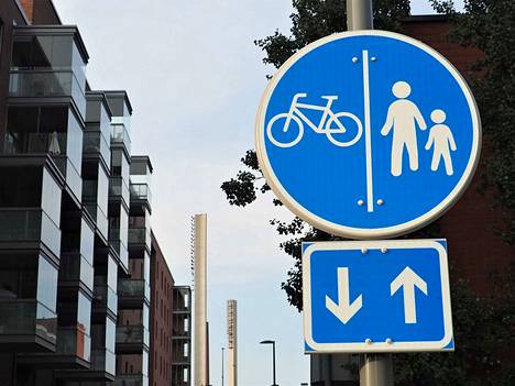 Kaksisuuntaisen pyörätien lisäkilpi on turvallisuuskysymys. Siksi niiden lisääminen merkkeihin oli Tampereellakin kiireellisyysjärjestyksen kärjessä.